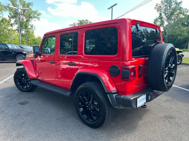 Used 2025 Jeep Wrangler Unlimited Sahara AWD/4WD image 32