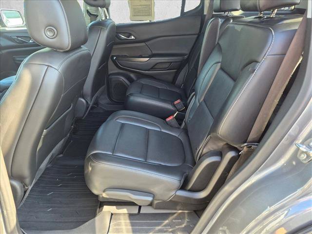 Used 2021 GMC Acadia SLT w/ Technology Package FWD image 17