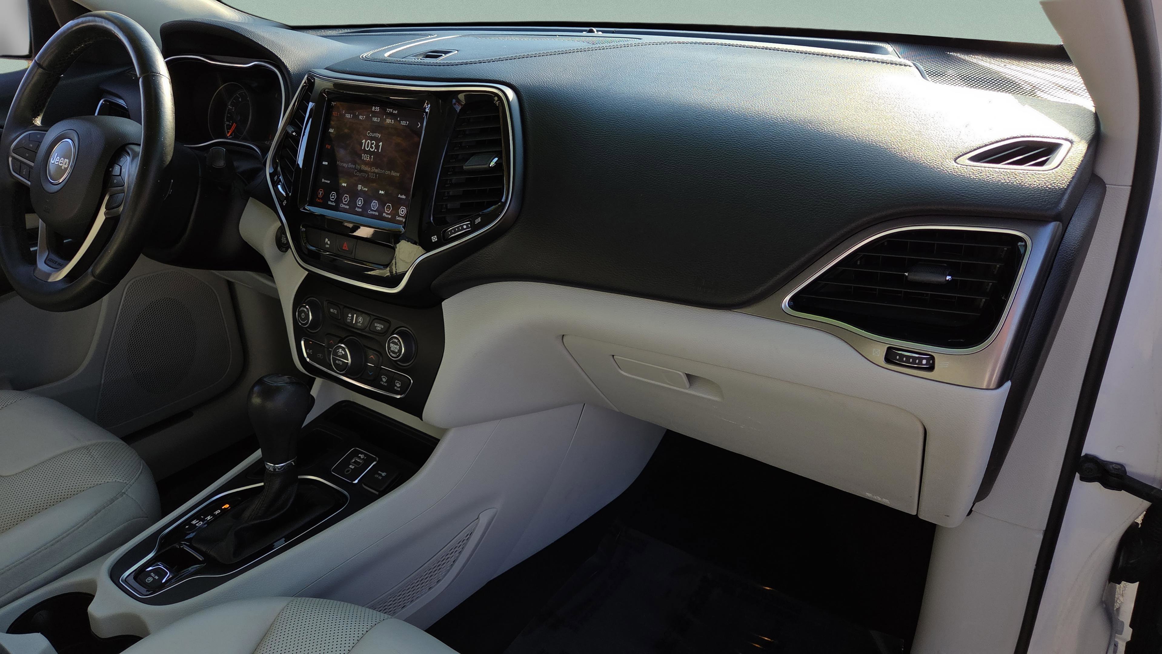 Used 2019 Jeep Cherokee Limited image 19