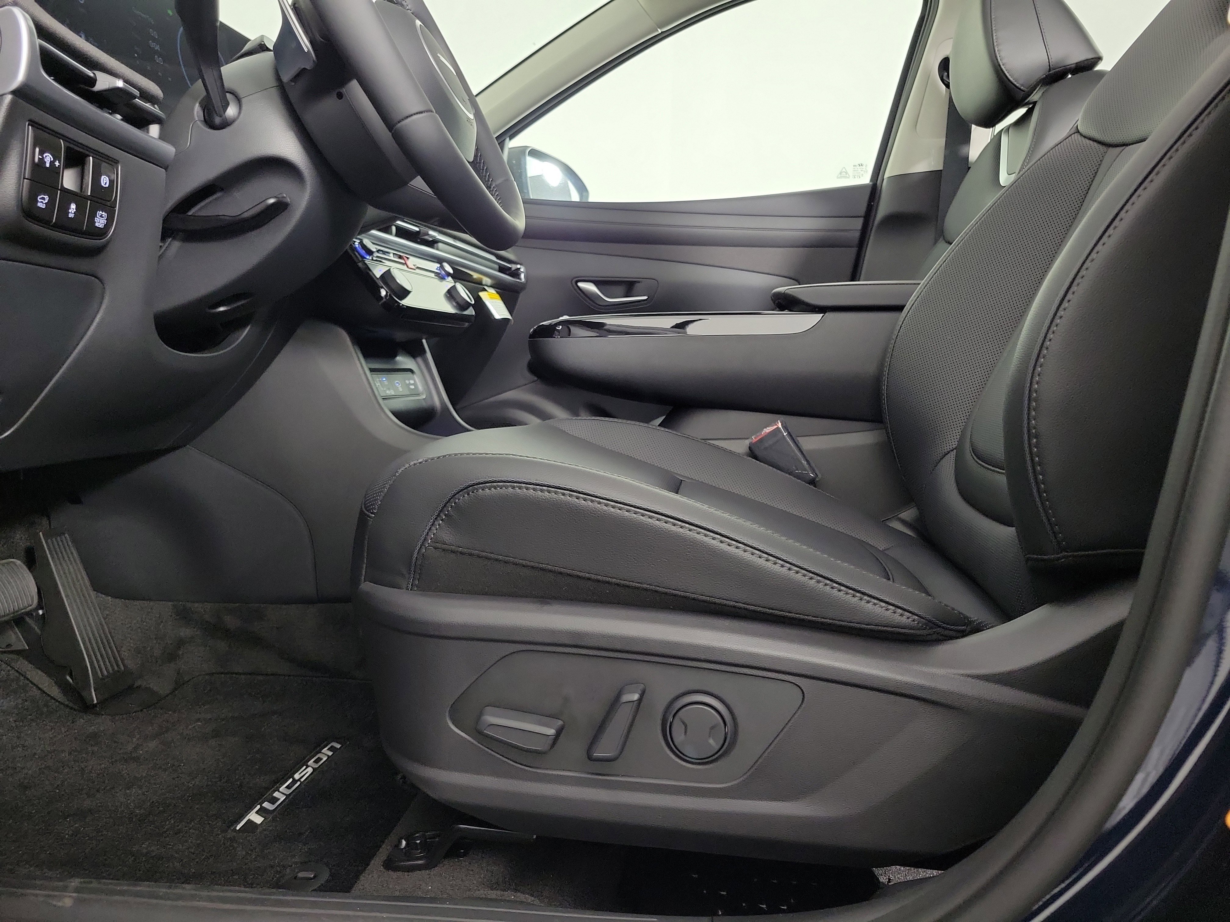 New 2025 Hyundai Tucson Limited w/ Tow & Go Package image 25