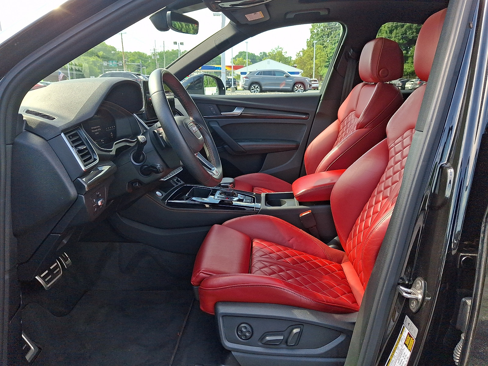 Used 2023 Audi SQ5 Premium Plus w/ Premium Plus Package AWD/4WD image 14