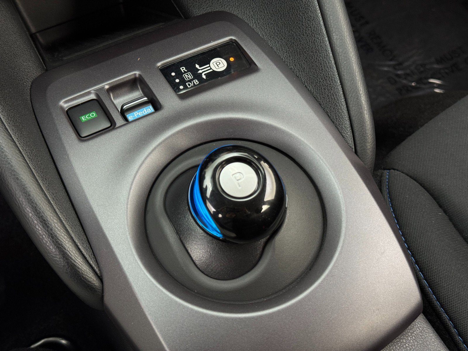 Used 2025 Nissan Leaf S image 26