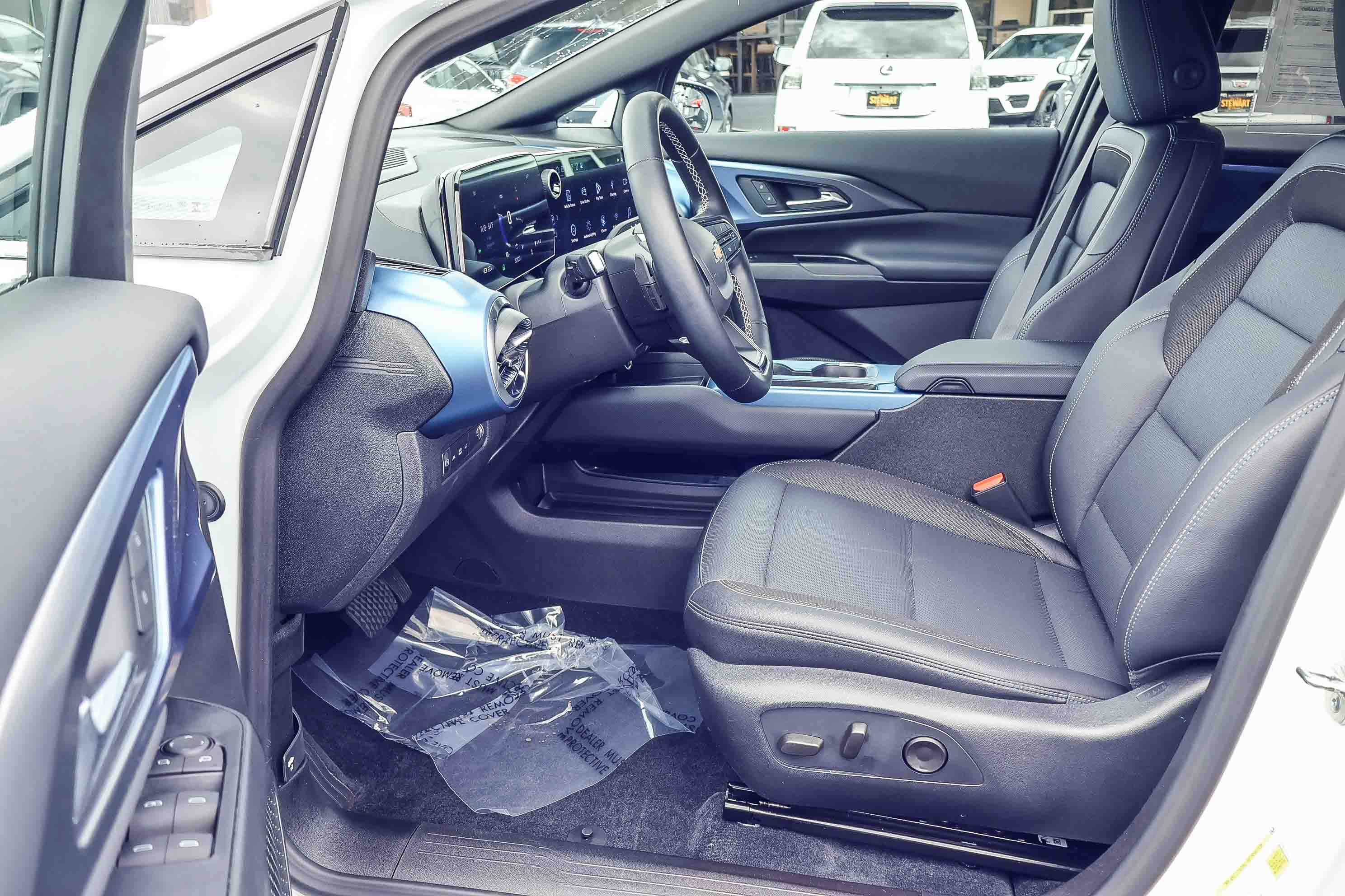 Used 2024 Chevrolet Equinox EV LT w/ LPO, Active Package image 2