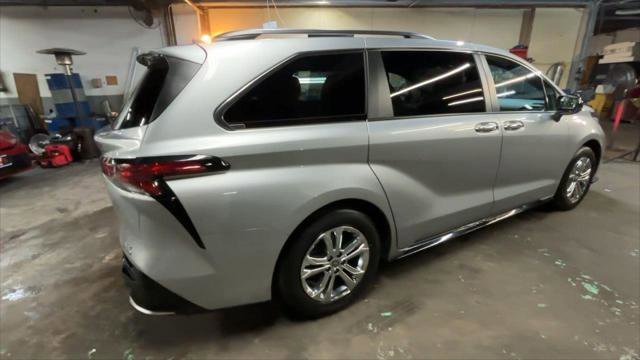 Certified 2022 Toyota Sienna XSE image 12