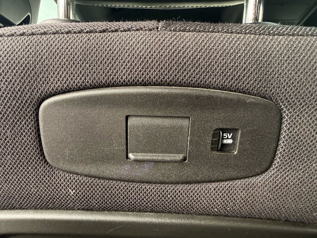 Used 2020 Land Rover Defender 110 X image 27