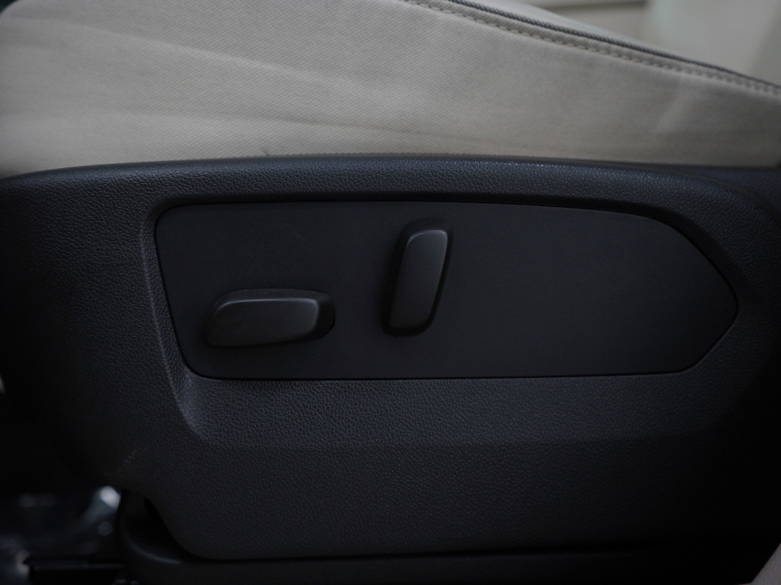 Used 2022 Buick Envision Essence w/ Technology Package I image 22