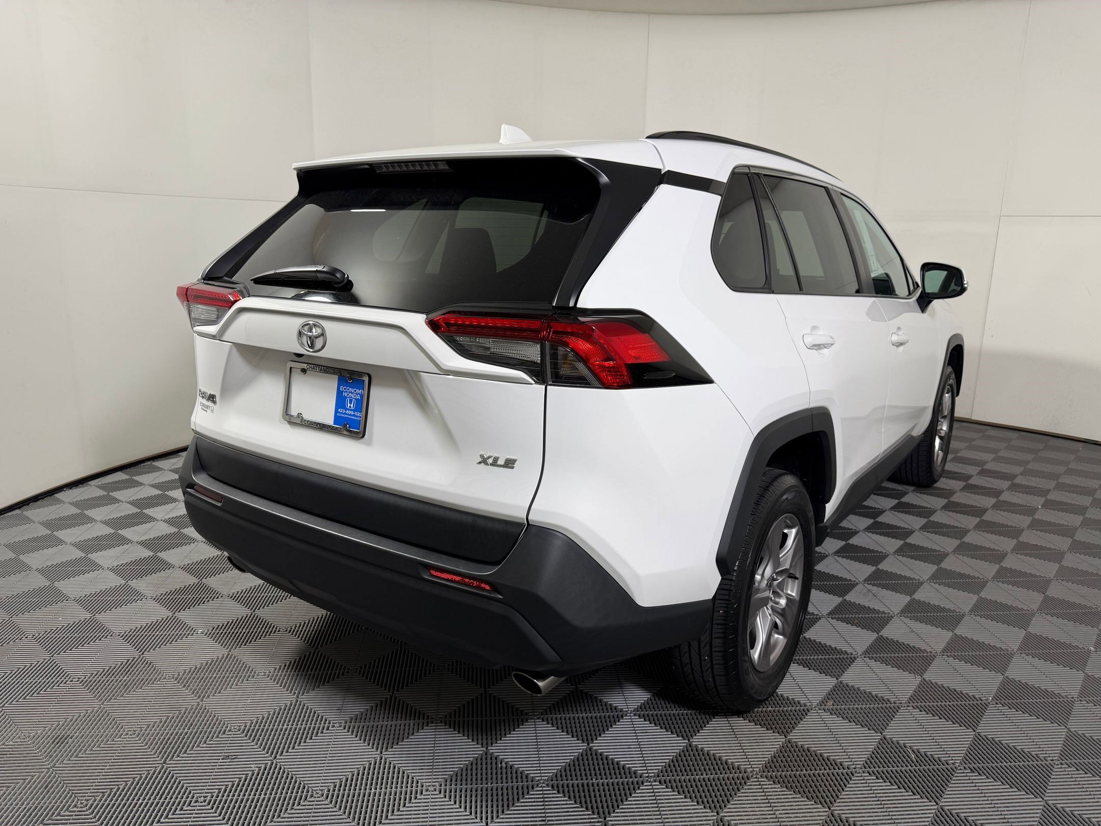 Used 2022 Toyota RAV4 XLE FWD image 19