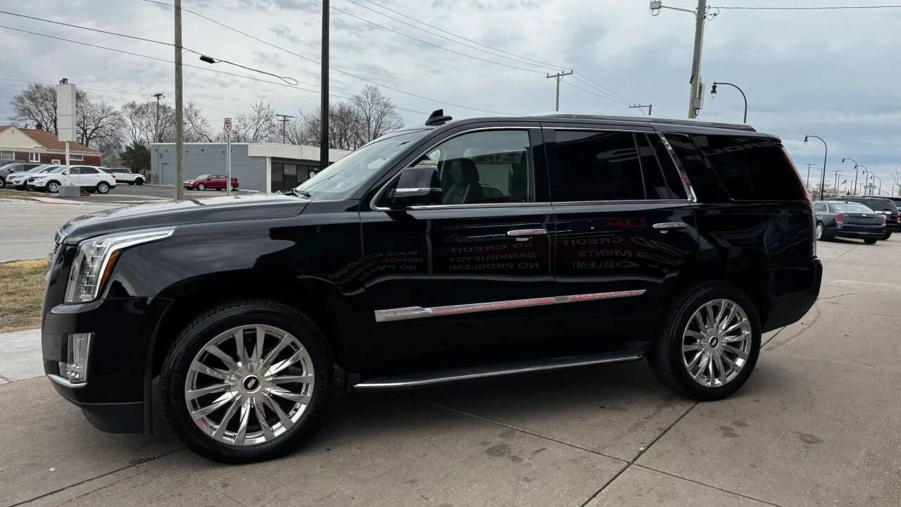 Used 2016 Cadillac Escalade Luxury image 16