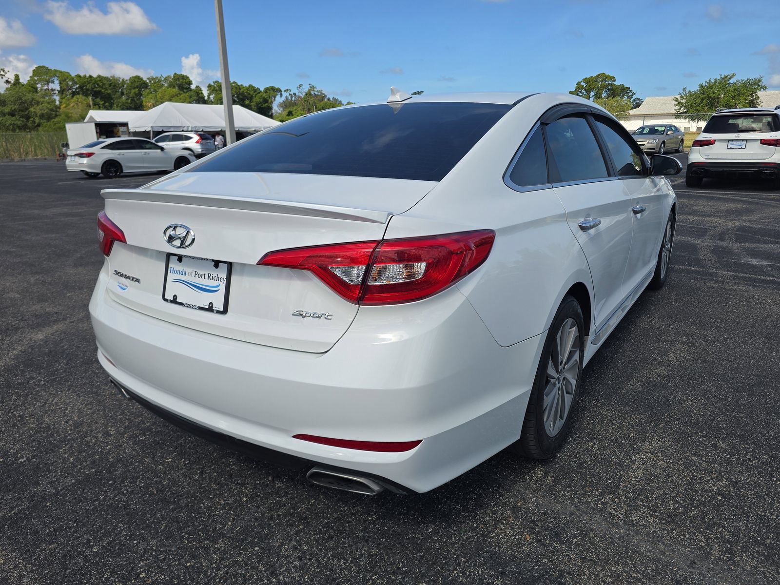 Used 2015 Hyundai Sonata Sport w/ Option Group 04 FWD image 4