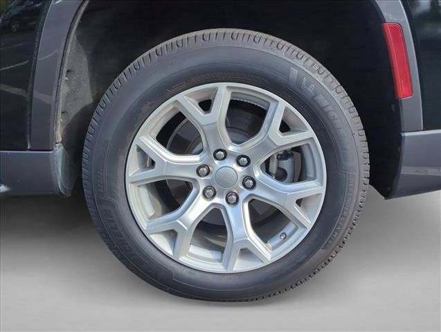 Used 2022 Jeep Wagoneer Series II RWD image 12
