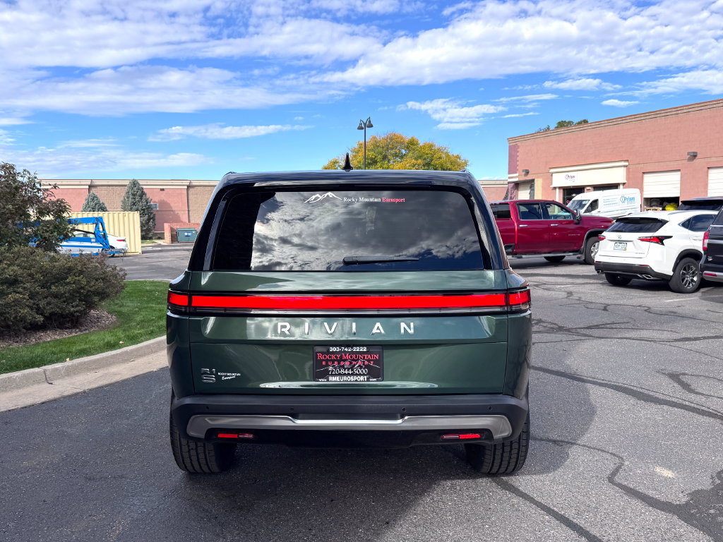 Used 2025 Rivian R1S Adventure Dual AWD/4WD image 9