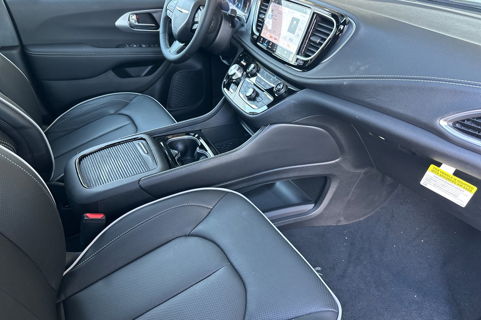 New 2026 Chrysler Pacifica Limited w/ S Appearance Package image 14