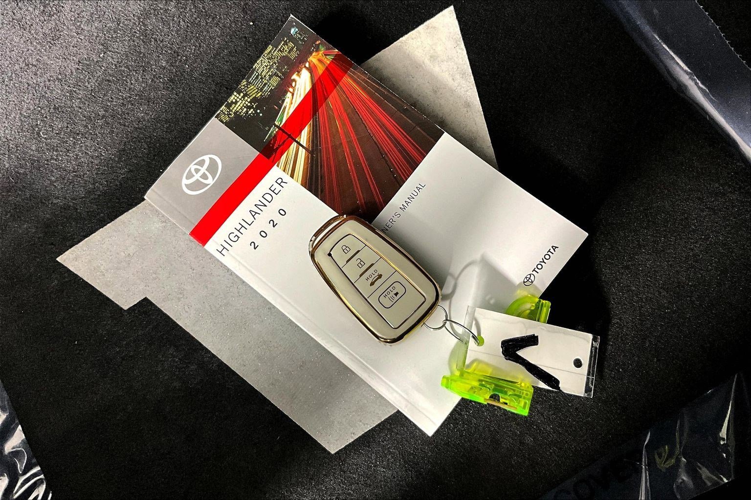 Used 2020 Toyota Highlander XLE image 36