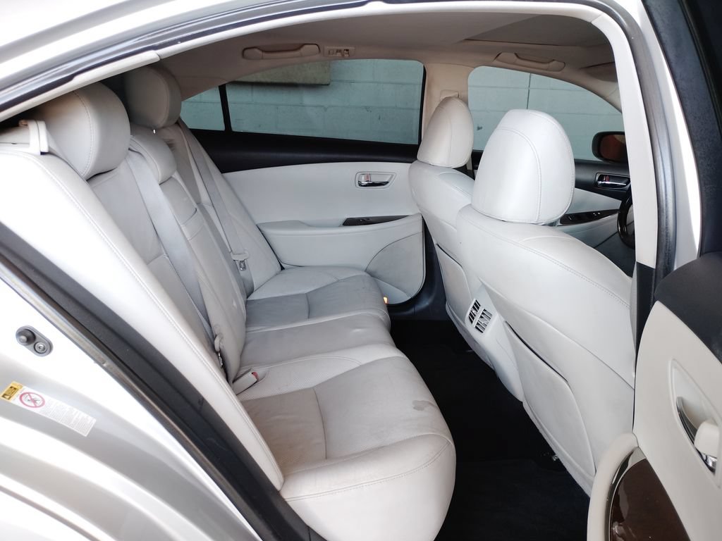 Used 2011 Lexus ES 350 w/ Preferred Accessory Package FWD image 15