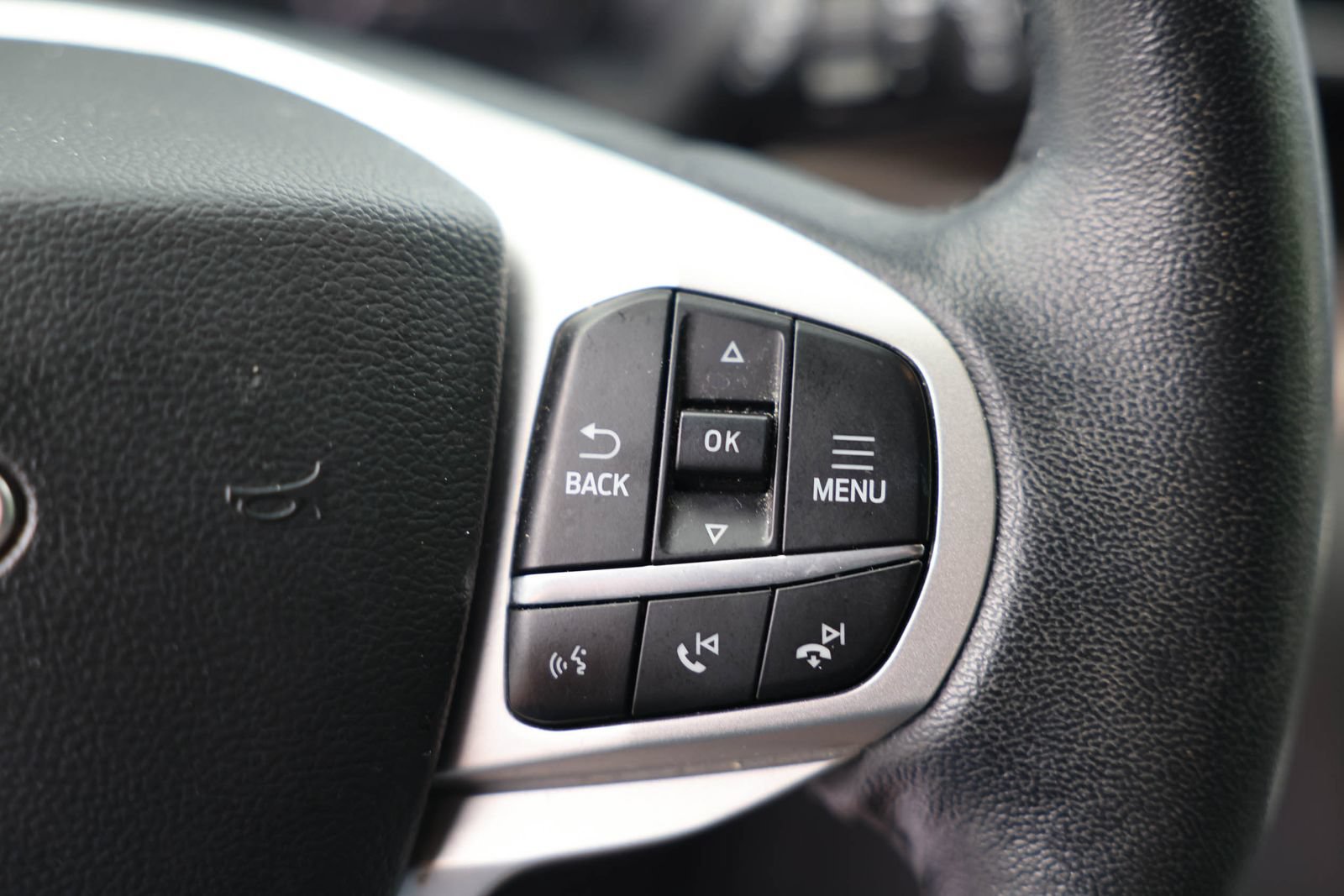 Used 2023 Ford Explorer Limited w/ Limited Technology Package AWD/4WD image 18