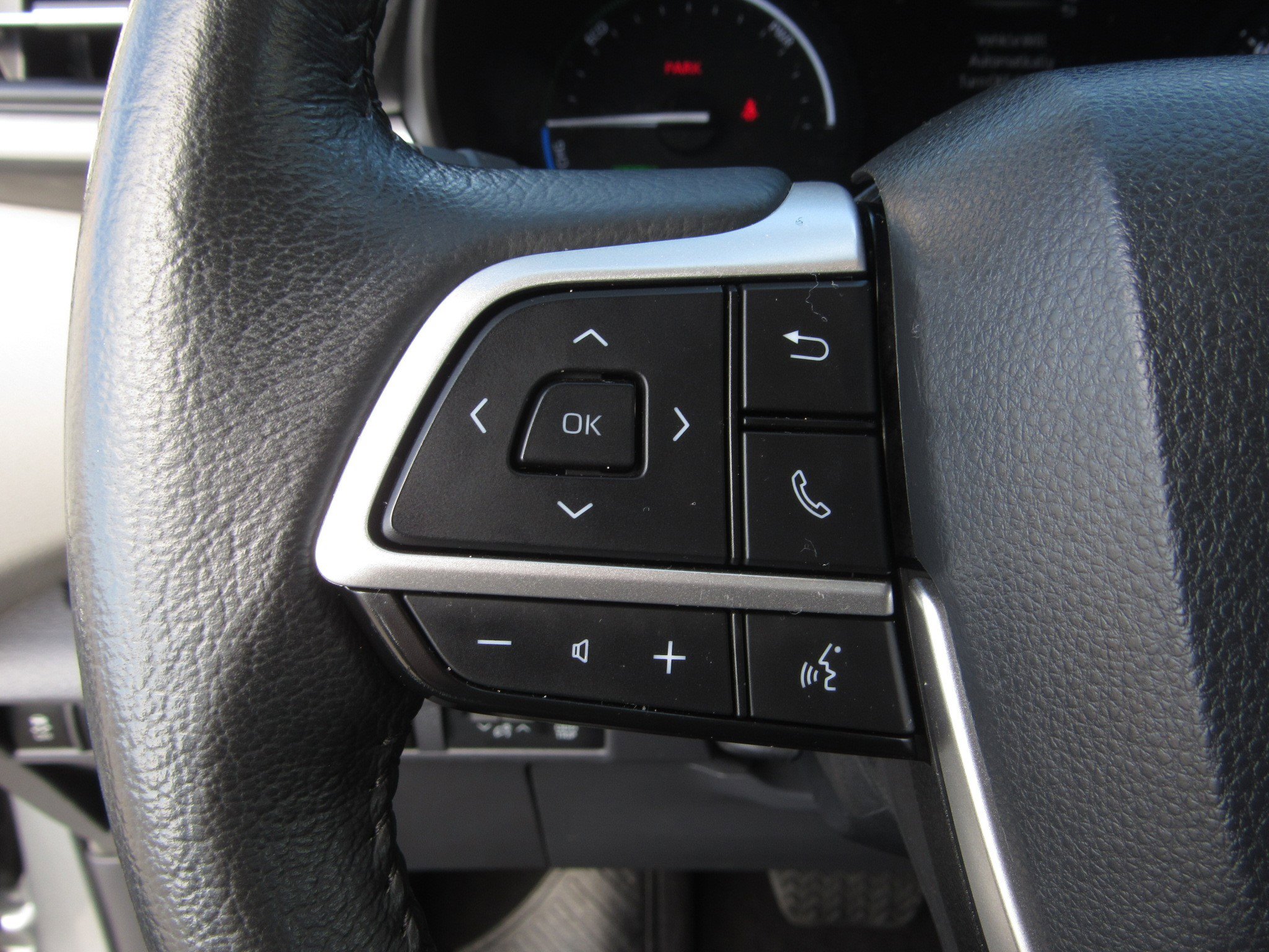 Used 2024 Toyota Sienna XLE image 25