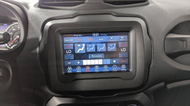 Used 2020 Jeep Renegade Limited AWD/4WD image 31