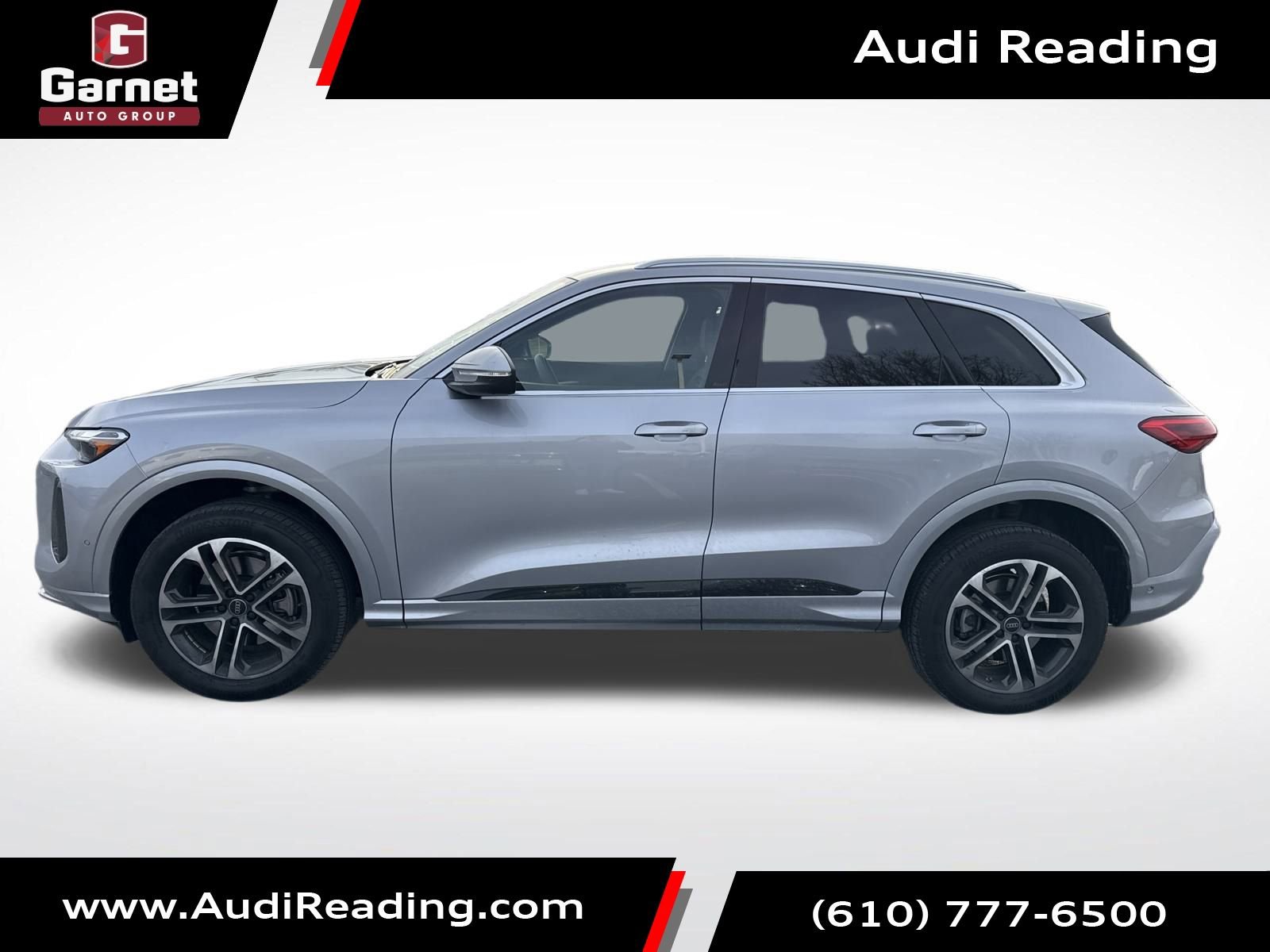 Used 2025 Audi Q5 Premium w/ Convenience Package image 2