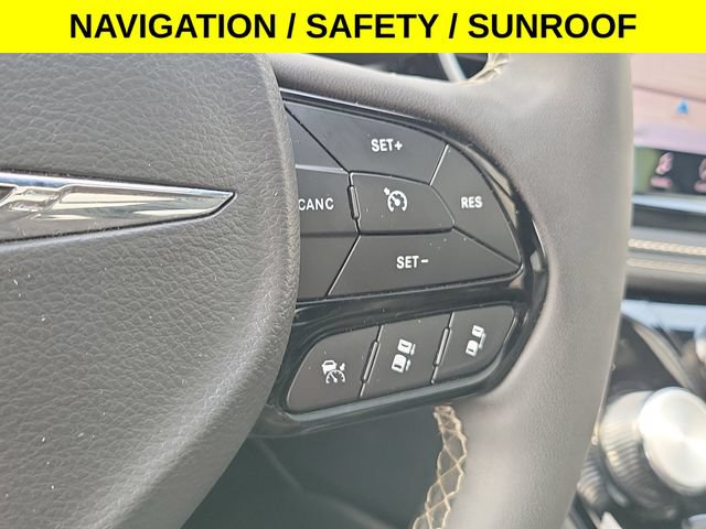 Used 2025 Chrysler Pacifica Limited FWD image 17