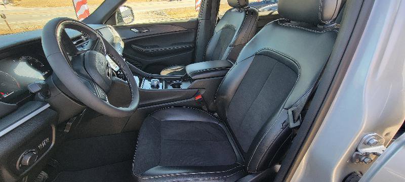 Used 2024 Jeep Grand Cherokee L Laredo image 8