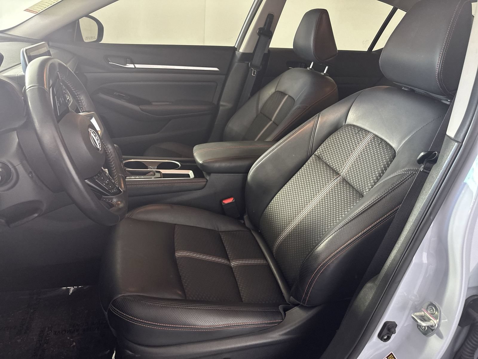 Used 2024 Nissan Altima 2.5 SR FWD image 11