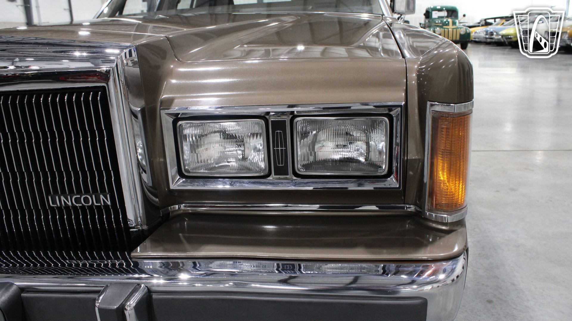 Used 1989 Lincoln Town Car RWD image 35