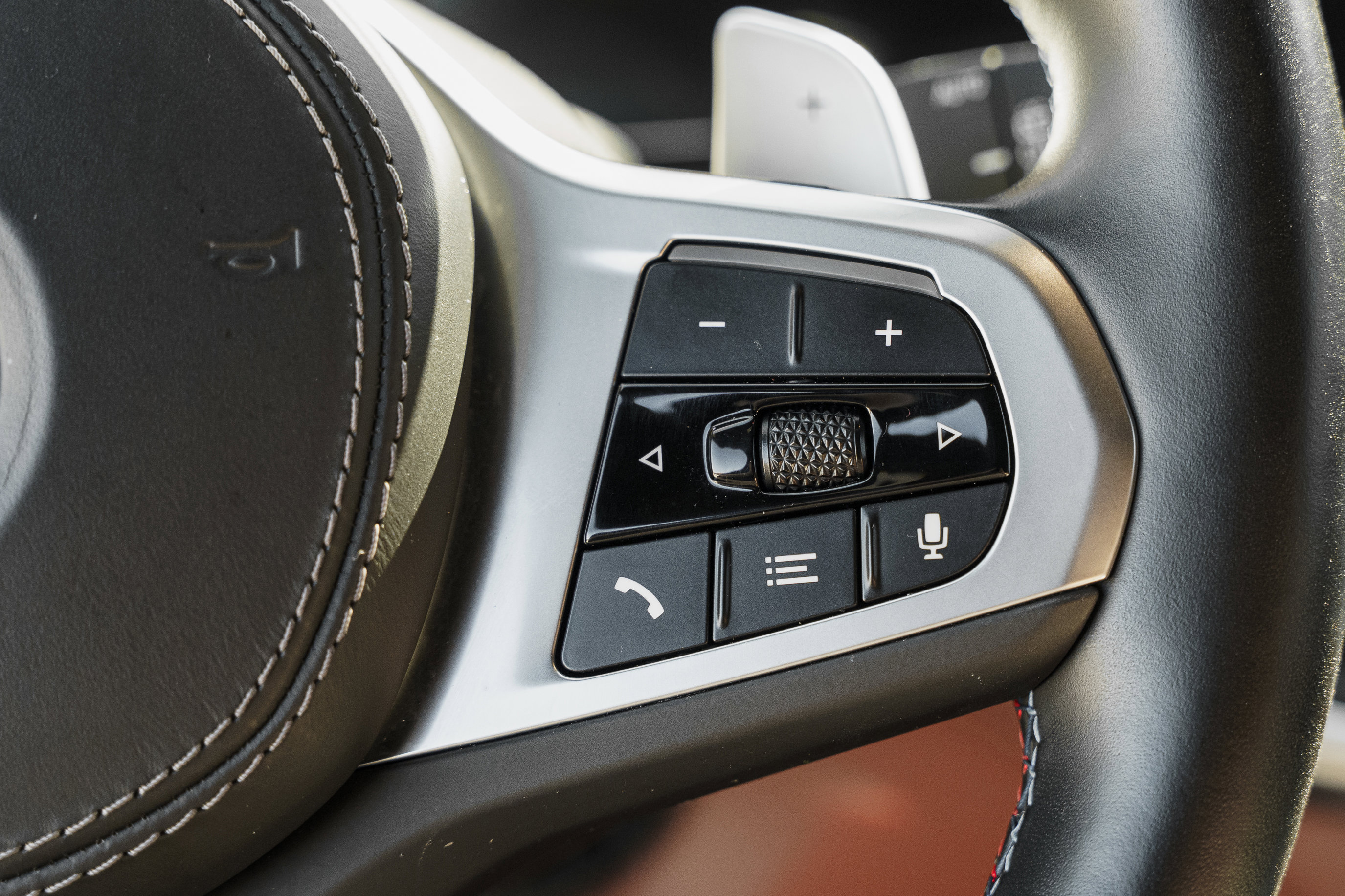 Used 2023 BMW X7 M60i w/ Executive Package image 17