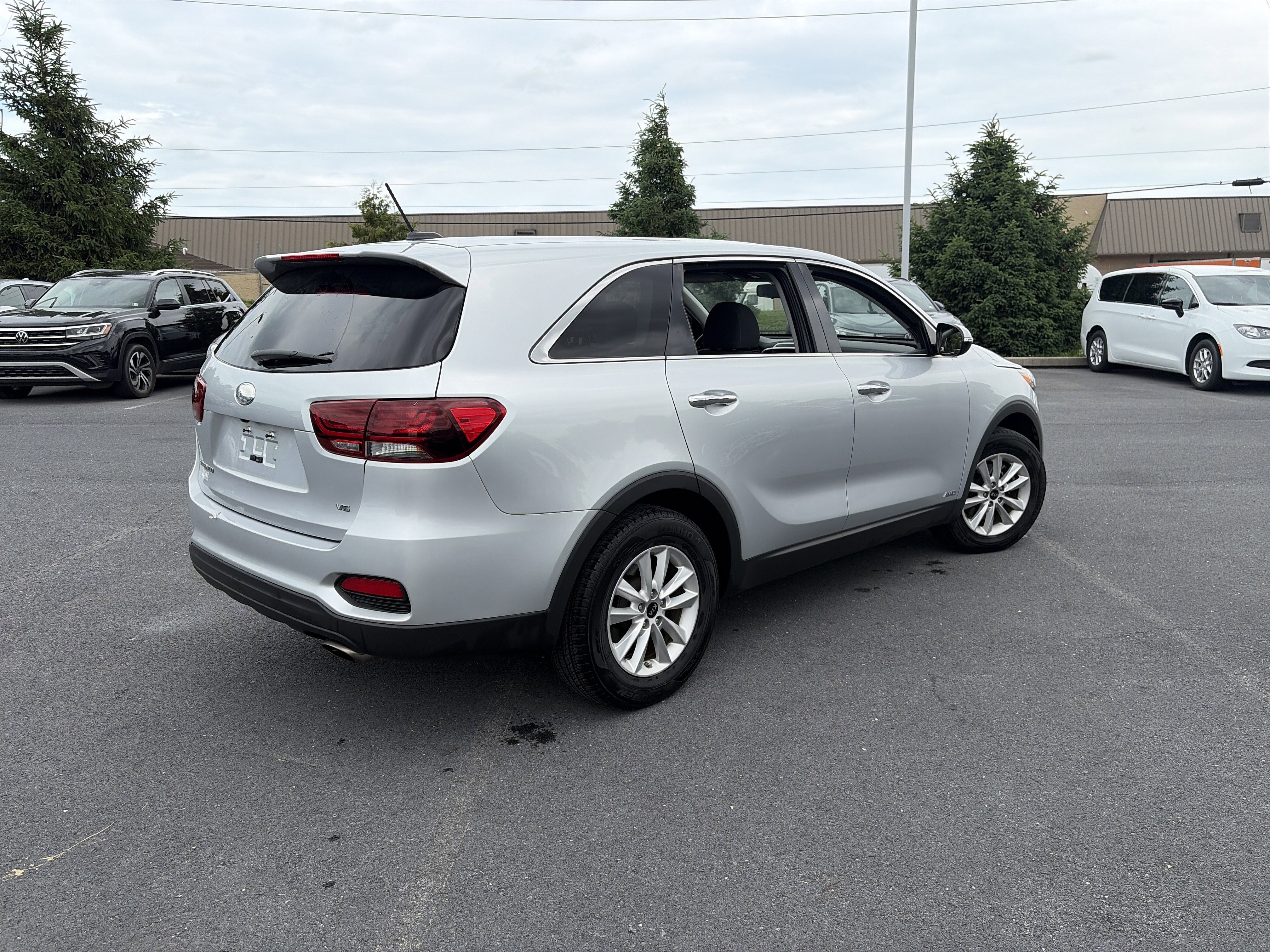 Used 2019 Kia Sorento AWD V6 image 4