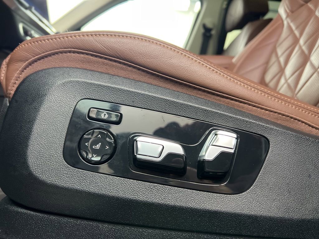 Used 2023 BMW X7 xDrive40i w/ Premium Package image 27