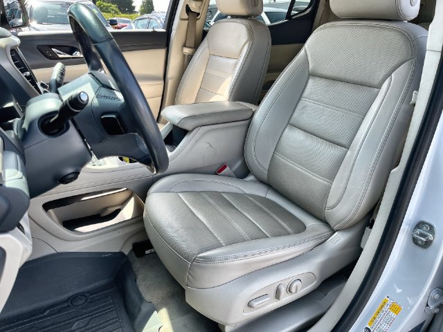 Used 2021 GMC Acadia Denali w/ Denali Ultimate Package AWD/4WD image 15