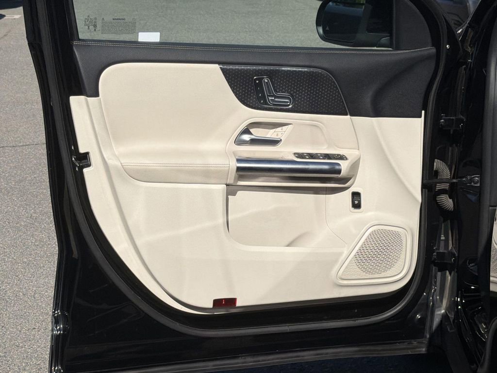 Used 2025 Mercedes-Benz GLA 250 image 18