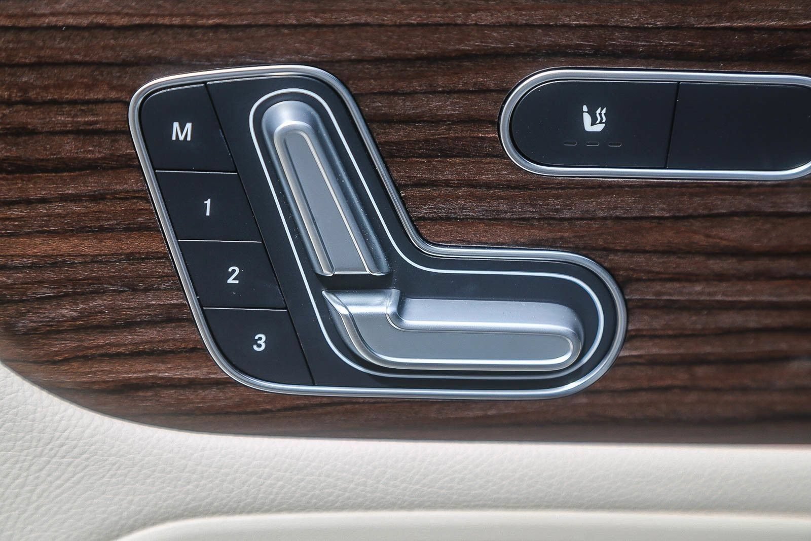 New 2026 Mercedes-Benz GLB 250 4MATIC image 21