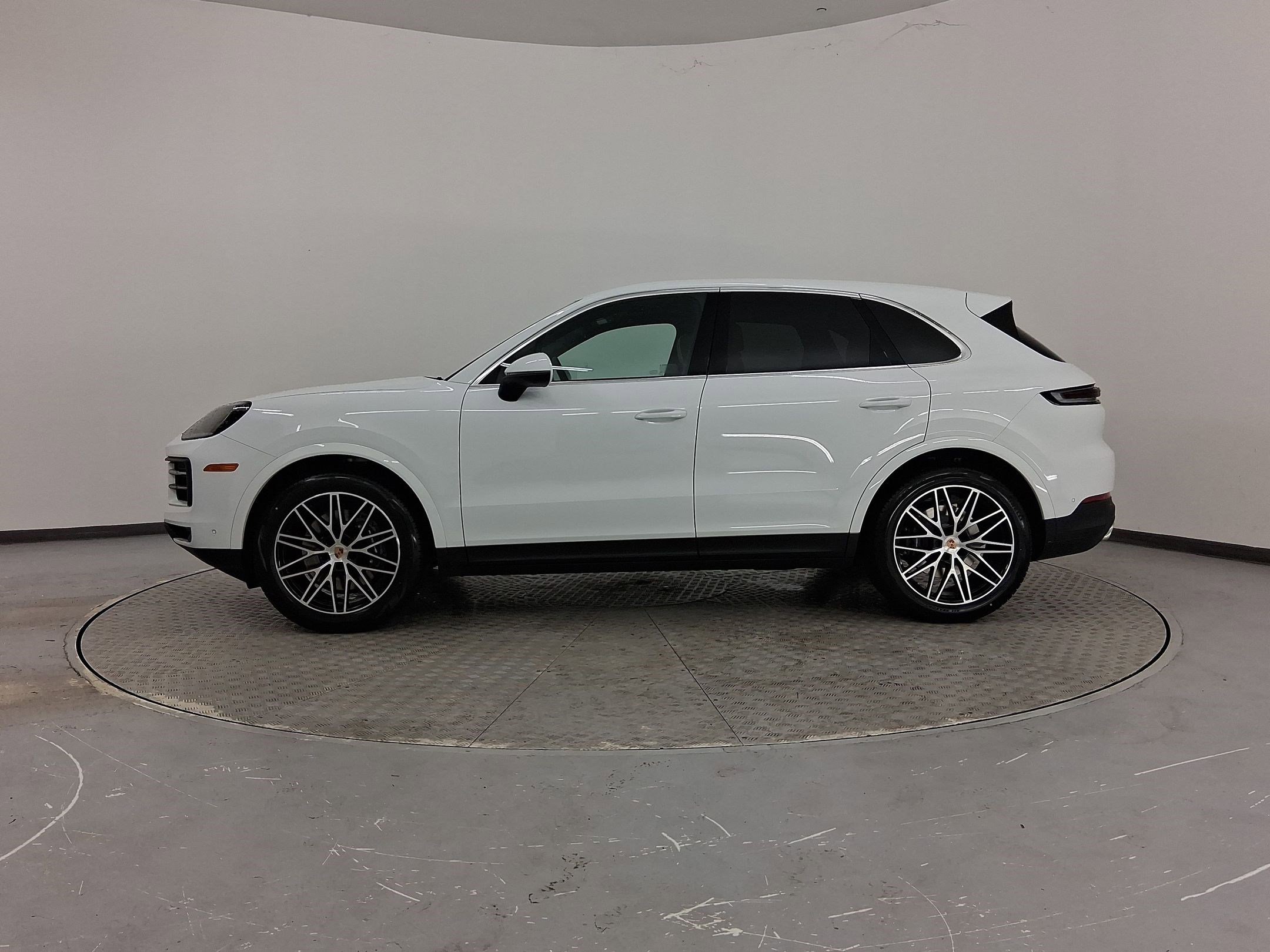 New 2026 Porsche Cayenne AWD/4WD image 2
