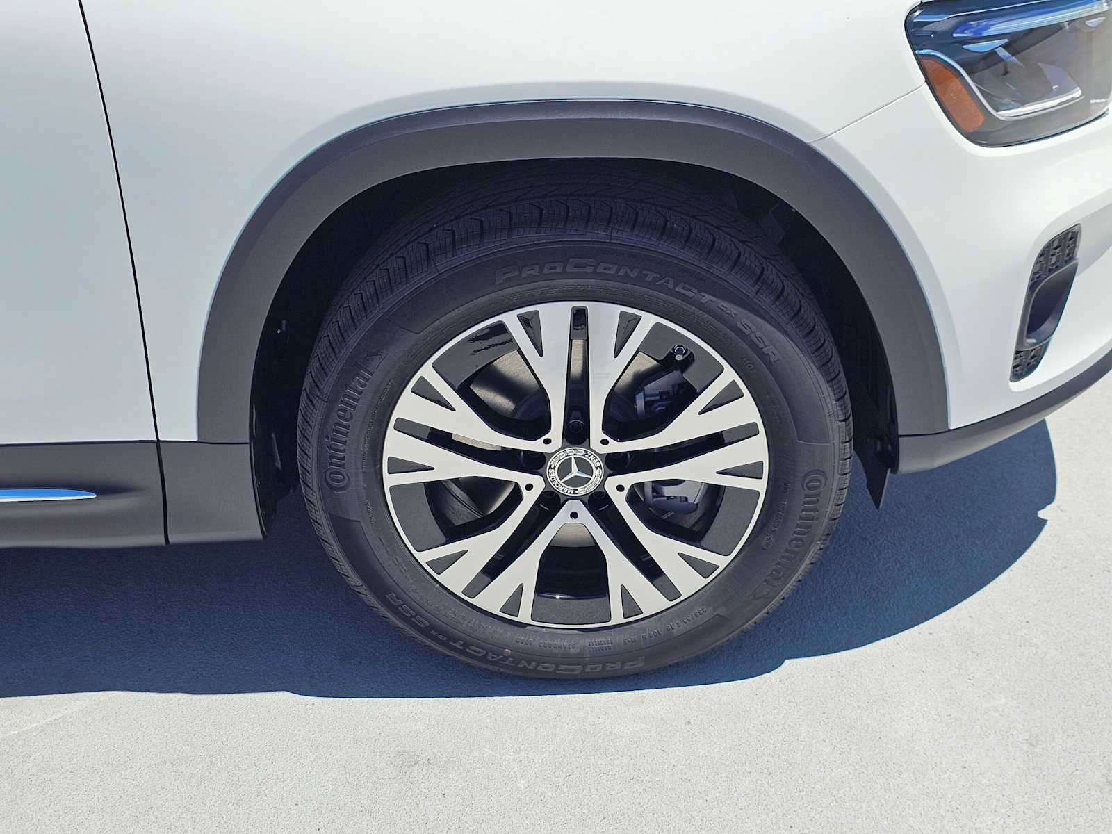 New 2026 Mercedes-Benz GLB 250 image 9