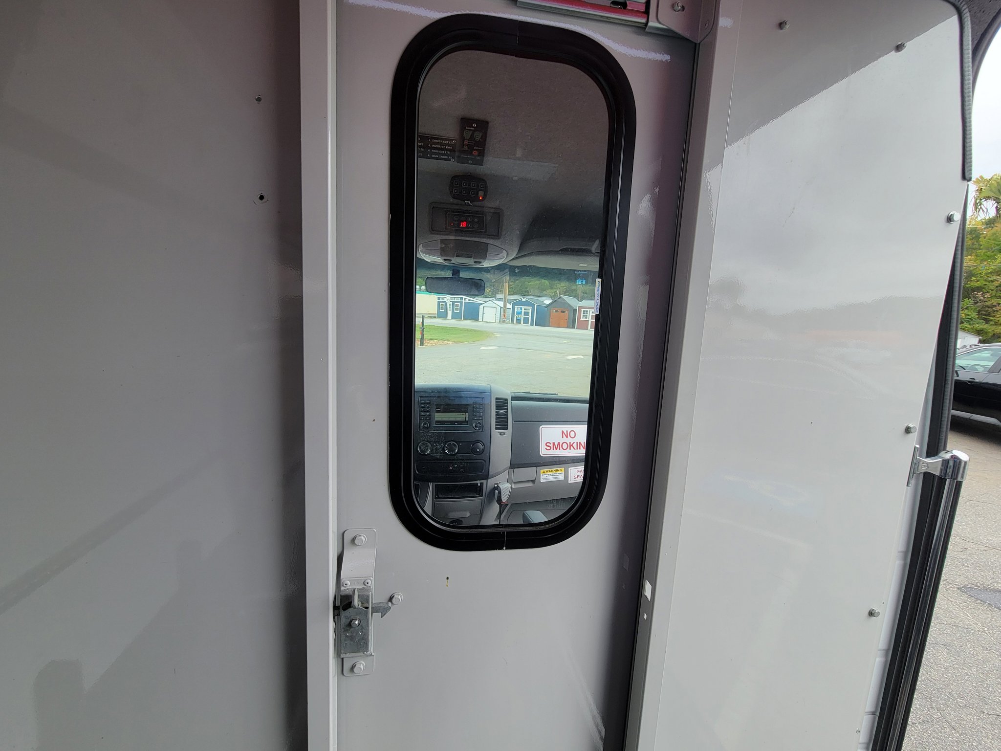 Used 2015 Mercedes-Benz Sprinter 3500 w/ Cargo Protection Package image 31