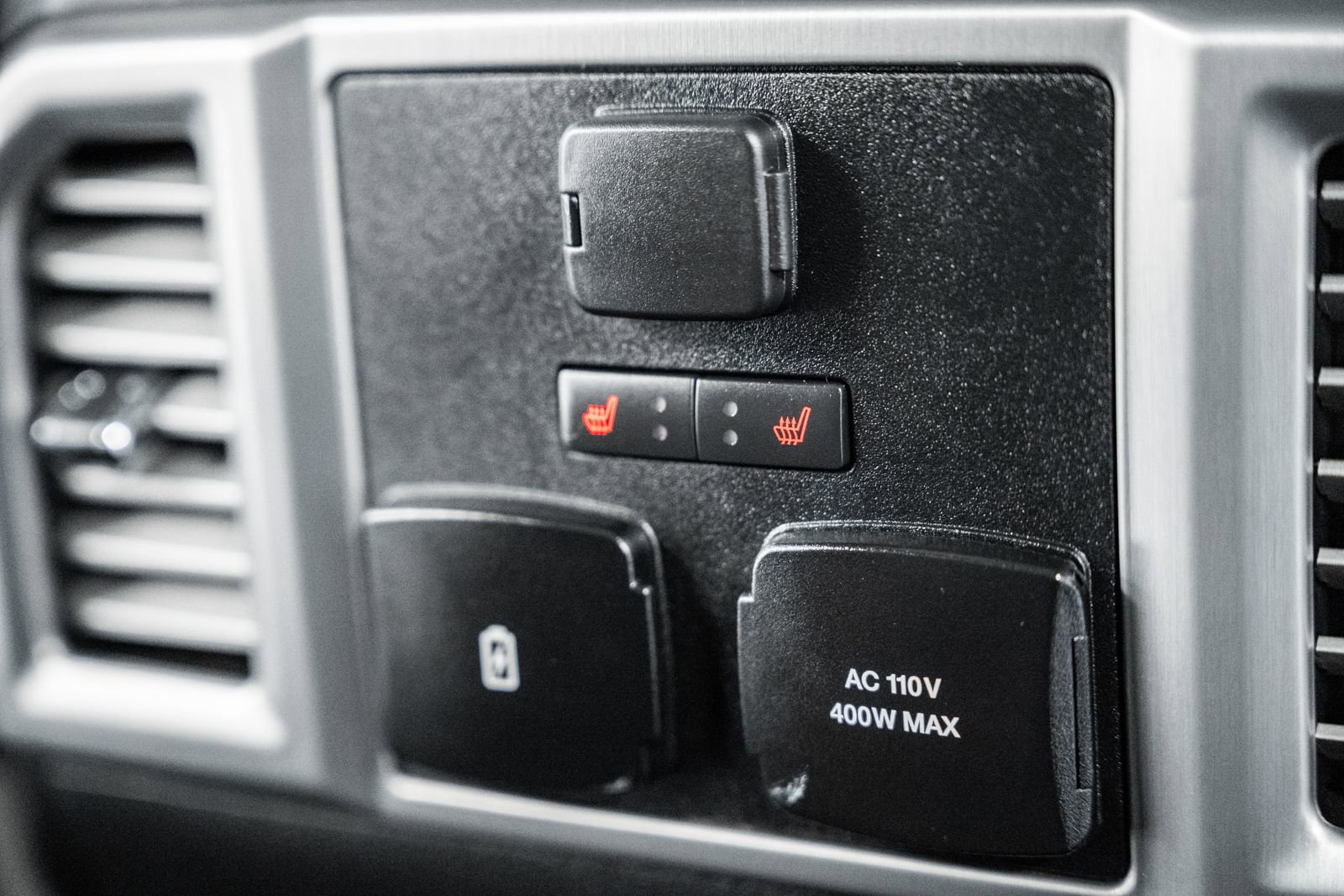 Certified 2018 Ford F150 Platinum w/ Equipment Group 701A Luxury image 48