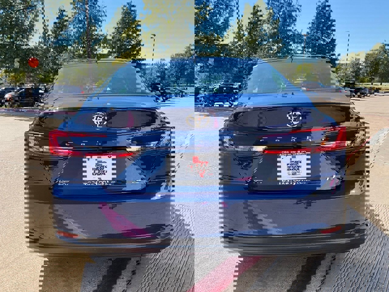 Used 2025 Toyota Camry LE image 7