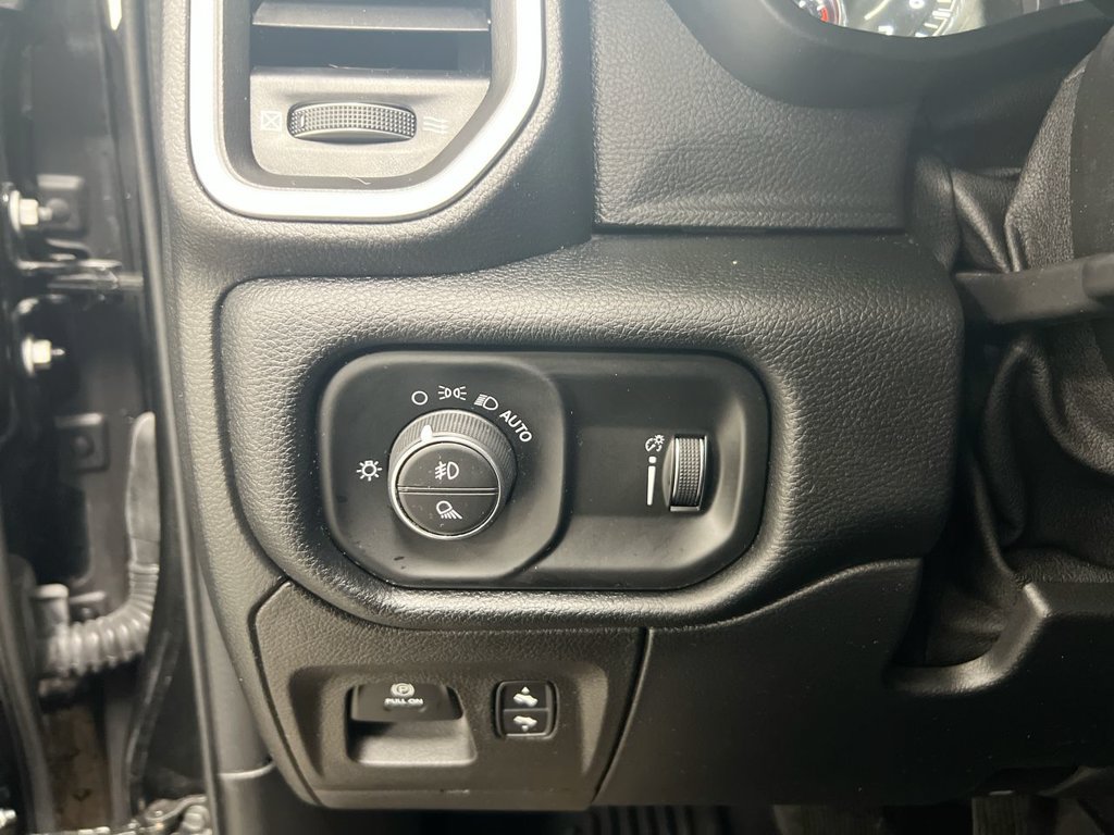 Used 2022 RAM 1500 Big Horn AWD/4WD image 18