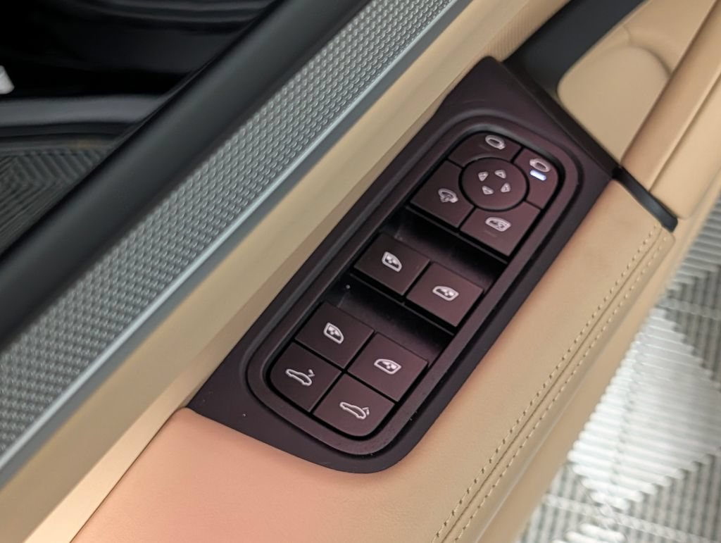 Certified 2026 Porsche Cayenne Coupe AWD/4WD image 27