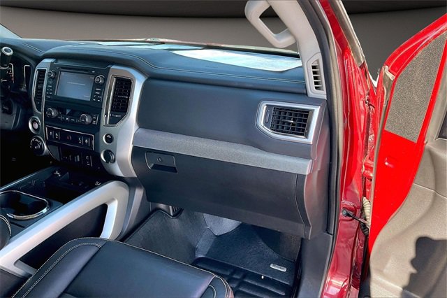 Certified 2018 Nissan Titan PRO-4X w/ Pro-4x Convenience Package image 14