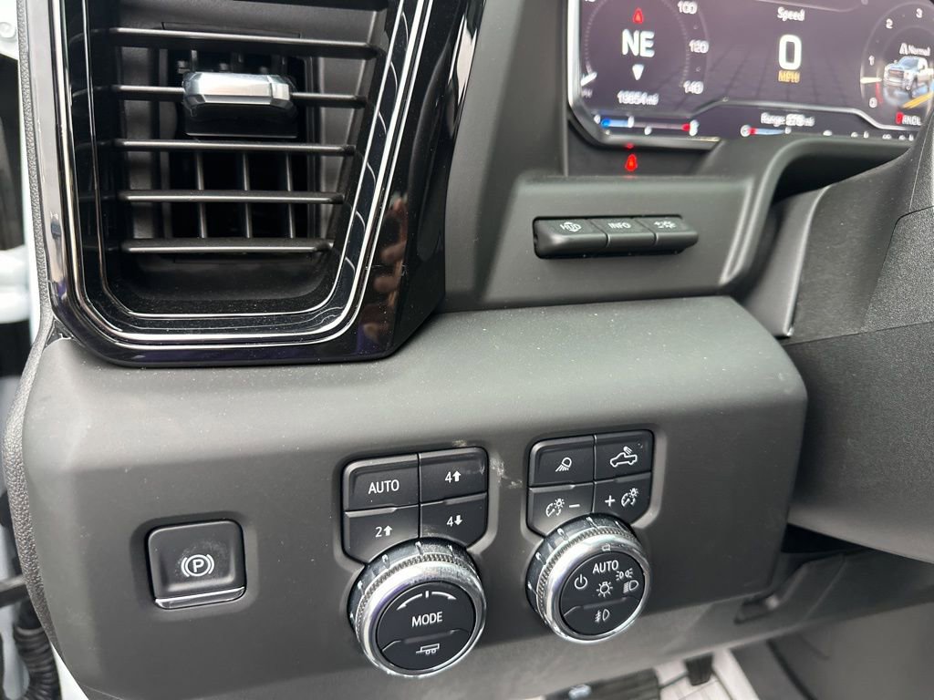 Used 2025 GMC Sierra 2500 AT4 w/ Technology Package image 22