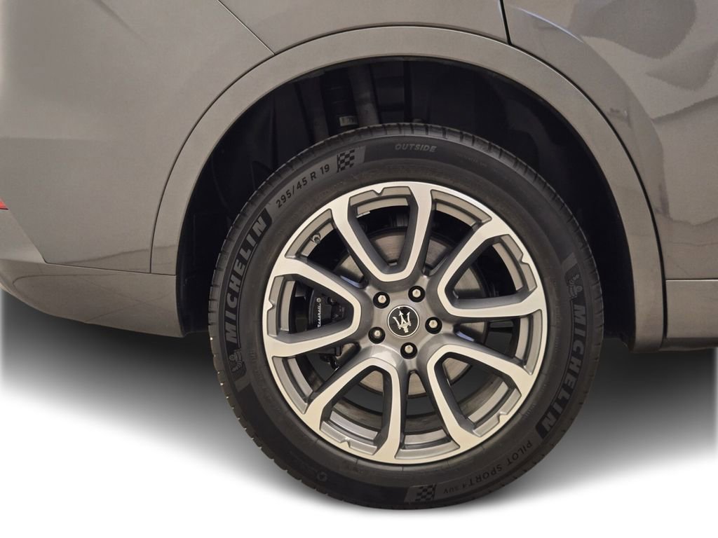 Certified 2021 Maserati Levante S image 8