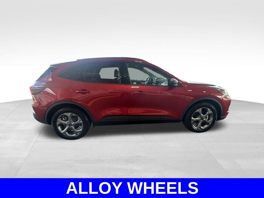 Used 2025 Ford Escape ST-Line w/ Equipment Group 301A image 3