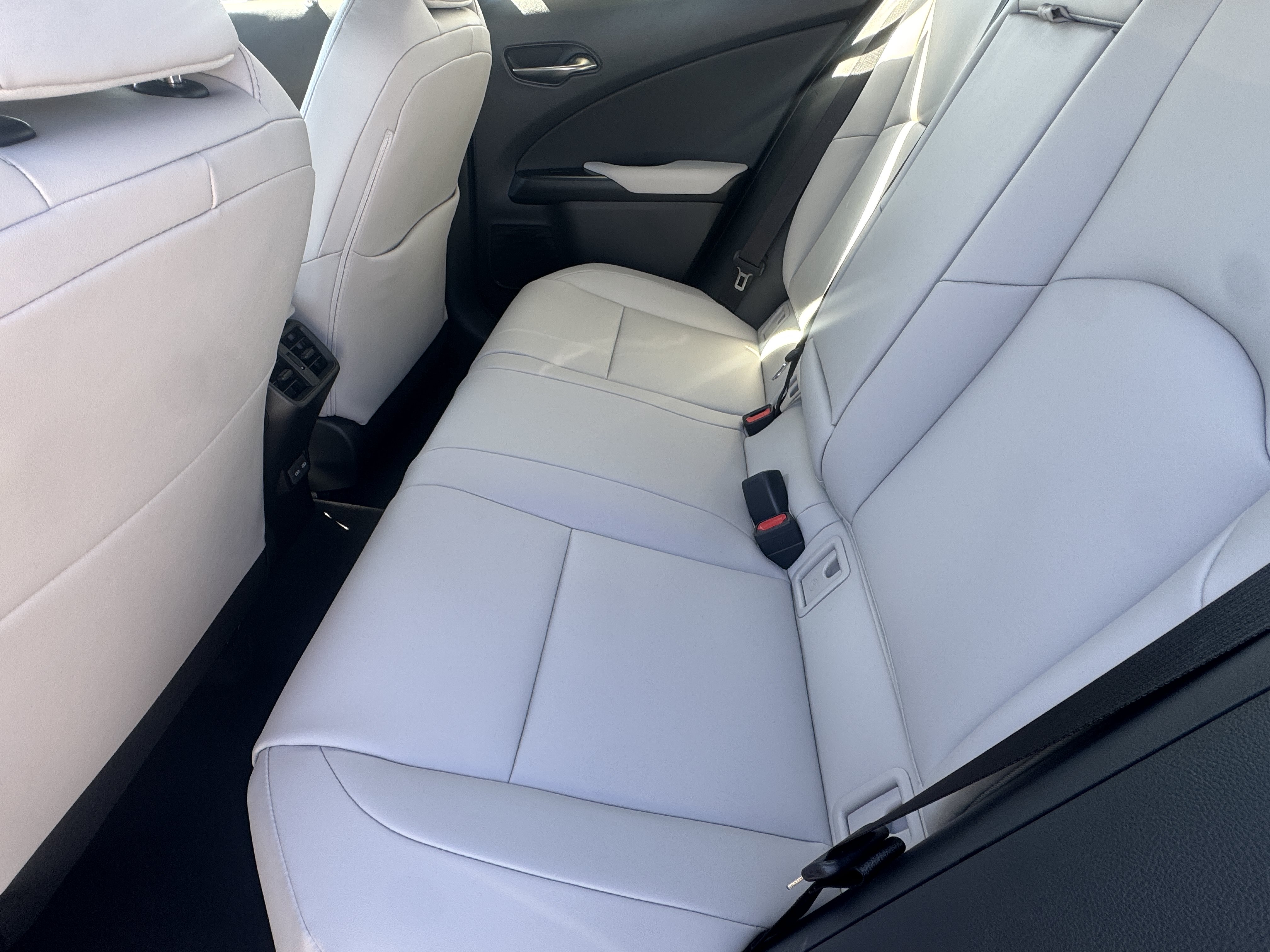 New 2026 Lexus UX 300h FWD image 31