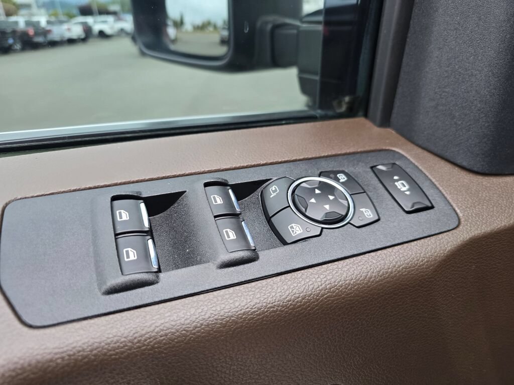 Used 2017 Ford F350 King Ranch w/ King Ranch Ultimate Package AWD/4WD image 18