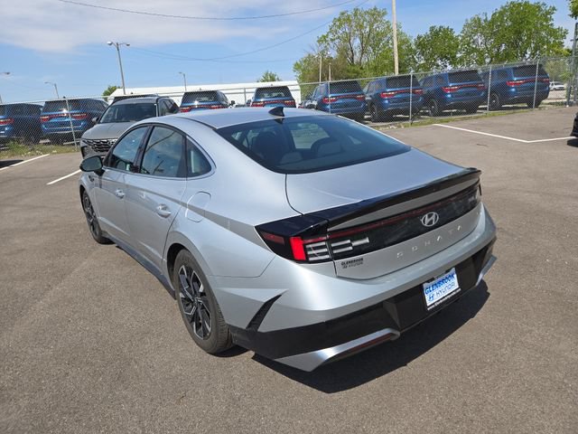 Certified 2025 Hyundai Sonata SEL AWD/4WD image 8