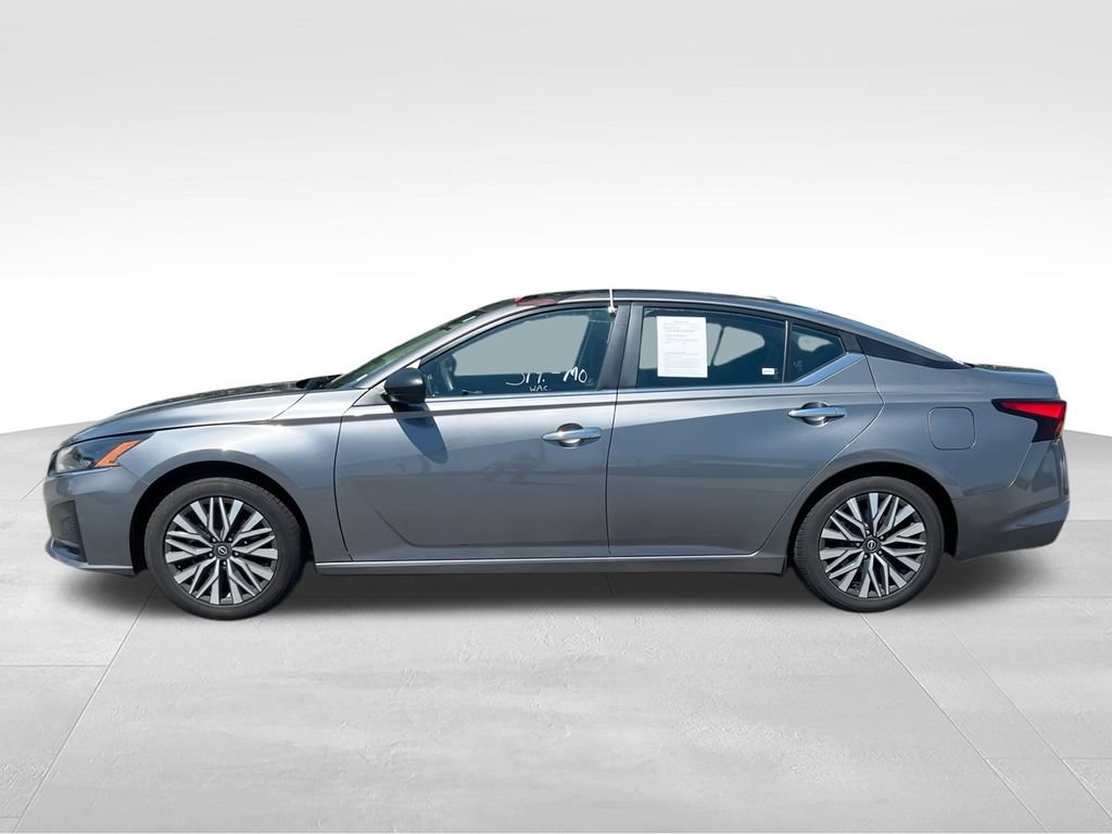 Used 2024 Nissan Altima 2.5 SV FWD image 5