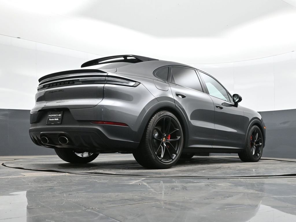 Certified 2025 Porsche Cayenne GTS image 37
