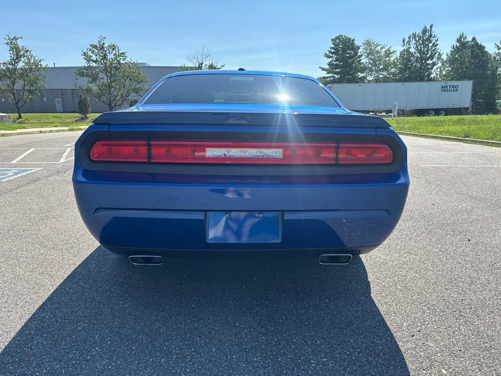 Used 2012 Dodge Challenger R/T RWD image 6