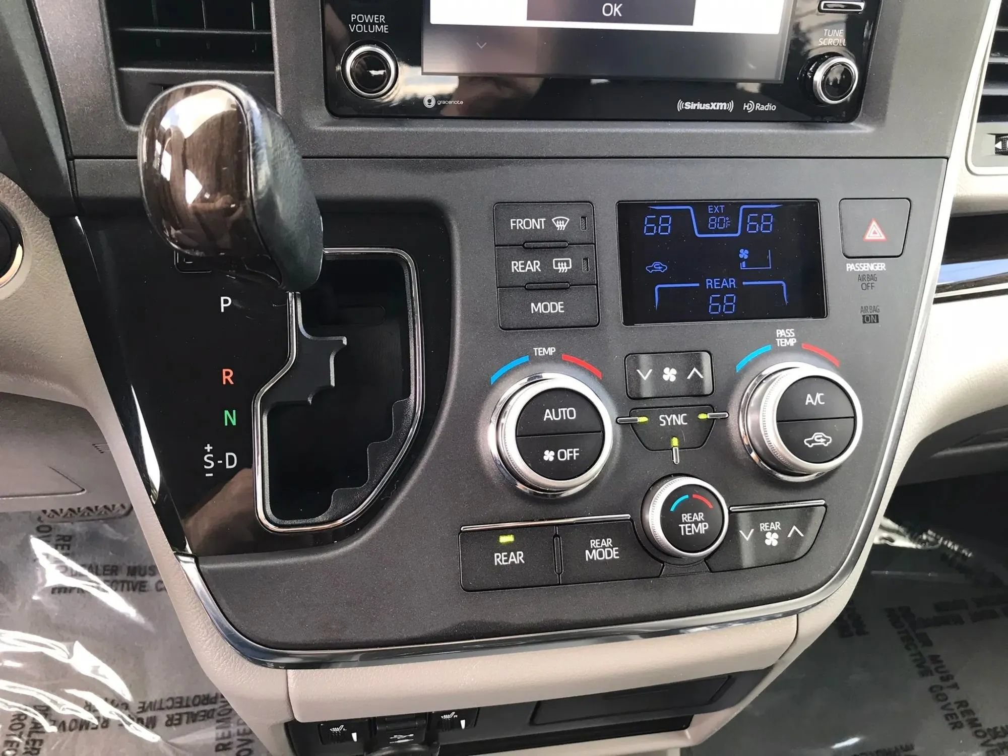 Used 2019 Toyota Sienna XLE AWD/4WD image 26